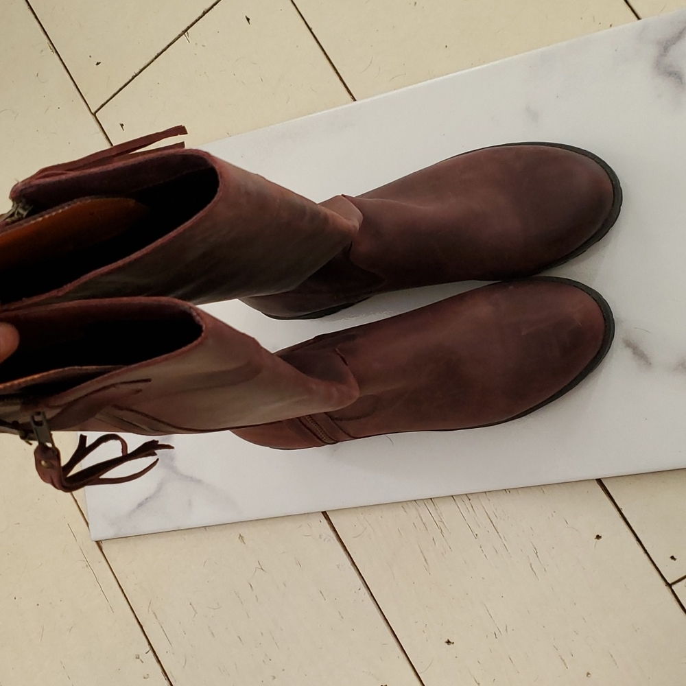 Leather size 9 brand new never worn burgundy boots